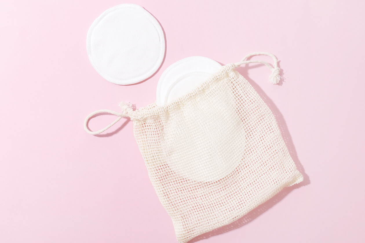 Reusable Makeup Remover with a small pouch