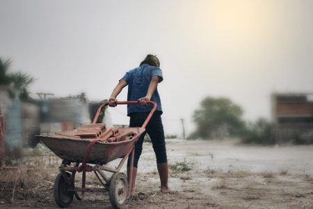 児童労働-働く子供の写真